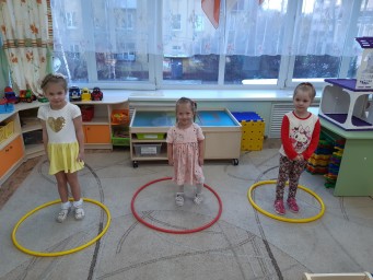 Прыжки в обручи